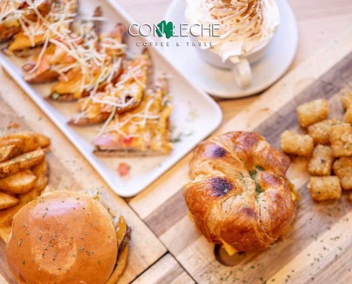 Con Leche Coffee & Table