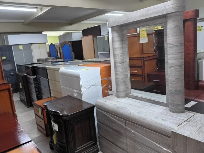 Muebleria Columbia Inc.