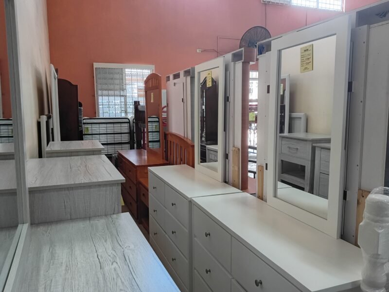 Muebleria Columbia Inc.